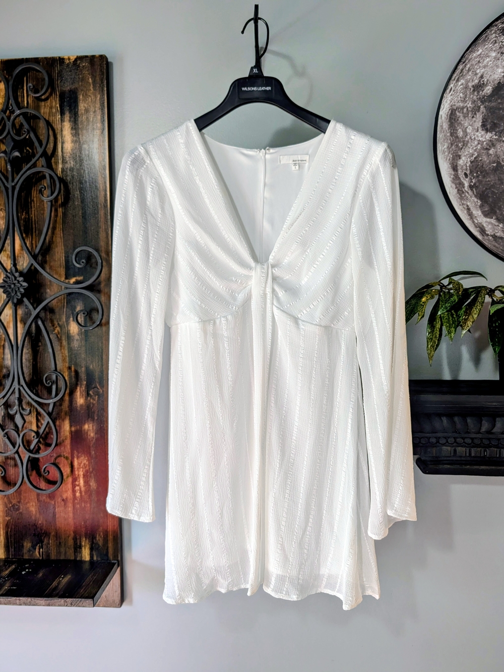 june & hudson White Twist-Knot Long Sleeve Tunic